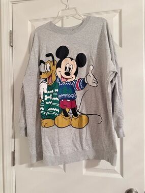 Disney Light Gray Sweatshirt with Mickey & Pluto Holiday Graphic